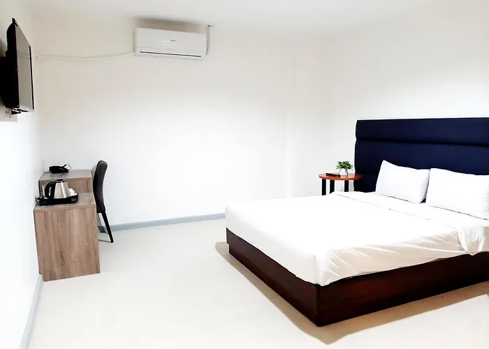 Anex Near Roxas Boulevard Hotel