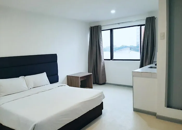 Anex Near Roxas Boulevard 3*
